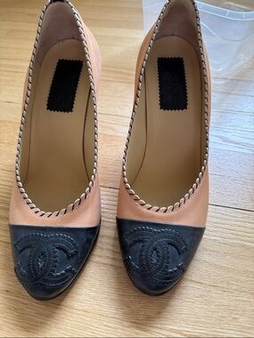 CHANEL Tan and Black Leather Pumps with Braided Trim